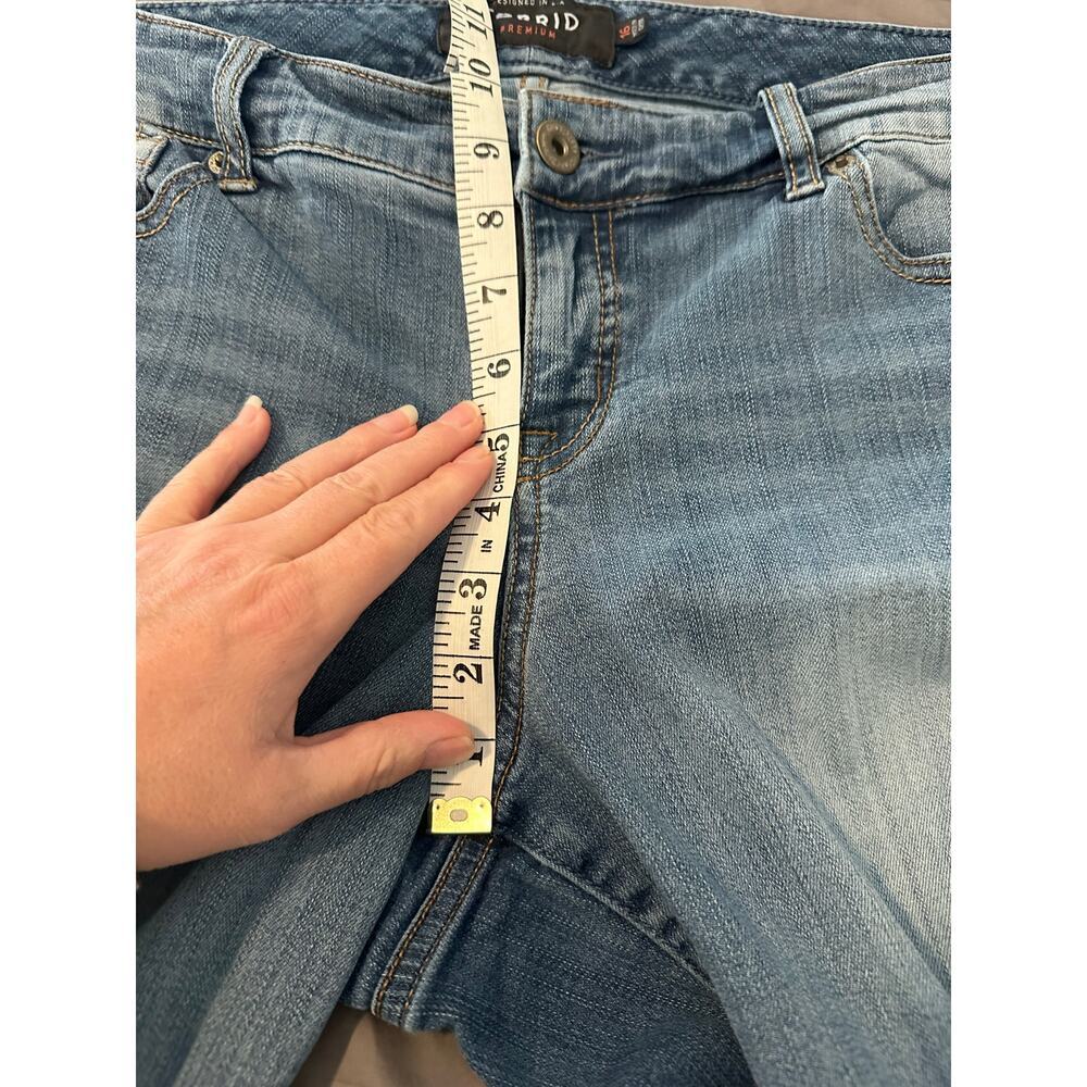 Torrid Cropped Raw Hem Distressed Jeans 16 - Picture 12 of 16